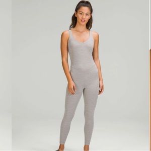 ⚡️NWT Lululemon Align Bodysuit 25” Heathered Gull Grey Sz 4⚡️